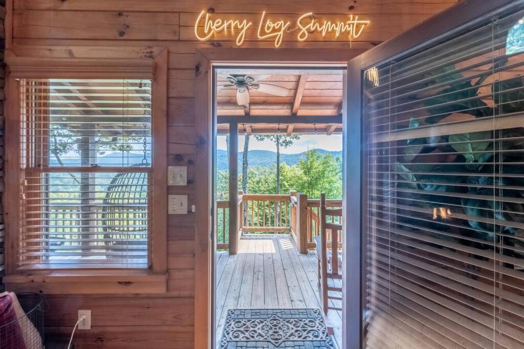 Cherry Log Summit Cabin By Bk Stays - Family Friendly - Playground - Game Room - Jacuzzi - Amazing Mountain Views Zewnętrze zdjęcie