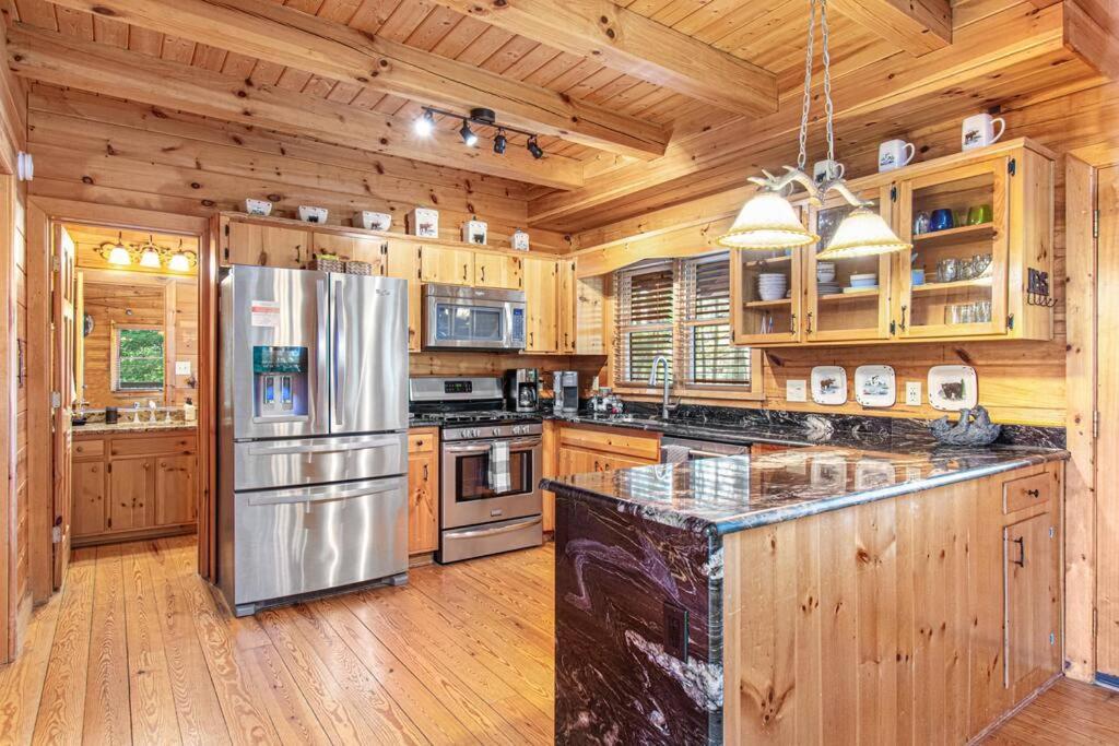 Cherry Log Summit Cabin By Bk Stays - Family Friendly - Playground - Game Room - Jacuzzi - Amazing Mountain Views Zewnętrze zdjęcie